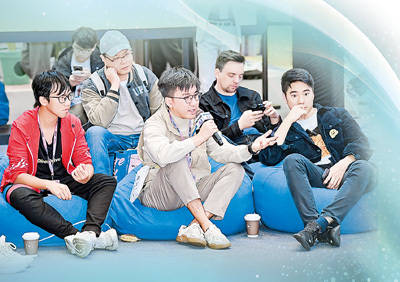 年輕人如何在人工智能領域展現(xiàn)才華（人民眼·人工智能）:人工智能