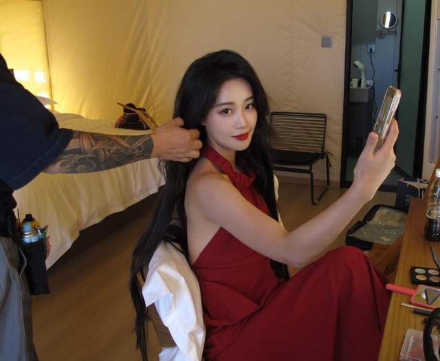 原創(chuàng)藍(lán)盈瑩吉林游玩，零下24度戶外只待半個(gè)小時(shí)就被凍傷，臉又紅又腫