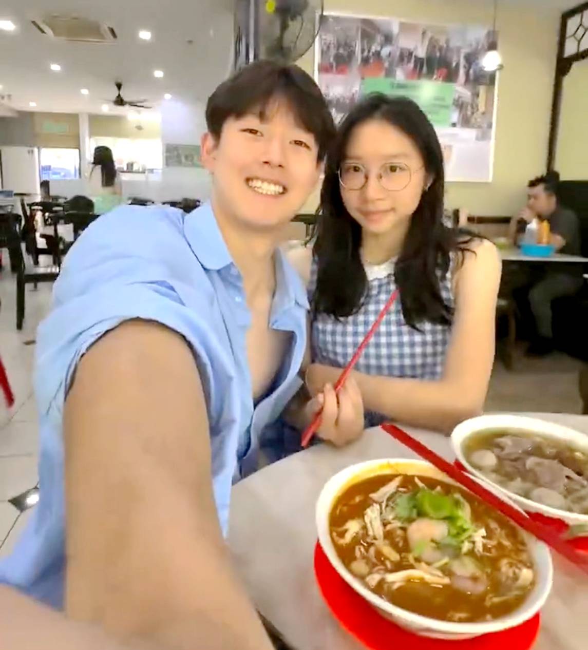 原創(chuàng)恭喜！錯過全運(yùn)會后22歲乒乓球新星公開戀情，空手道男友高大帥氣