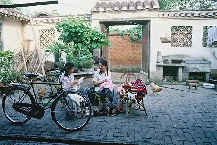 新中國第一批女?dāng)z影記者曉莊去世，享年94歲