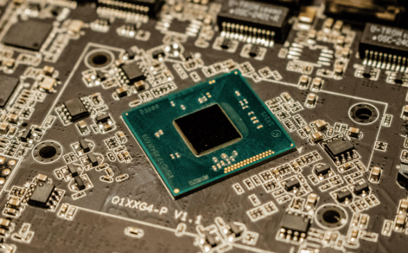 原創(chuàng)最后48小時，特朗普政府終于批準(zhǔn)！王毅通告全球，給中美關(guān)系定調(diào)