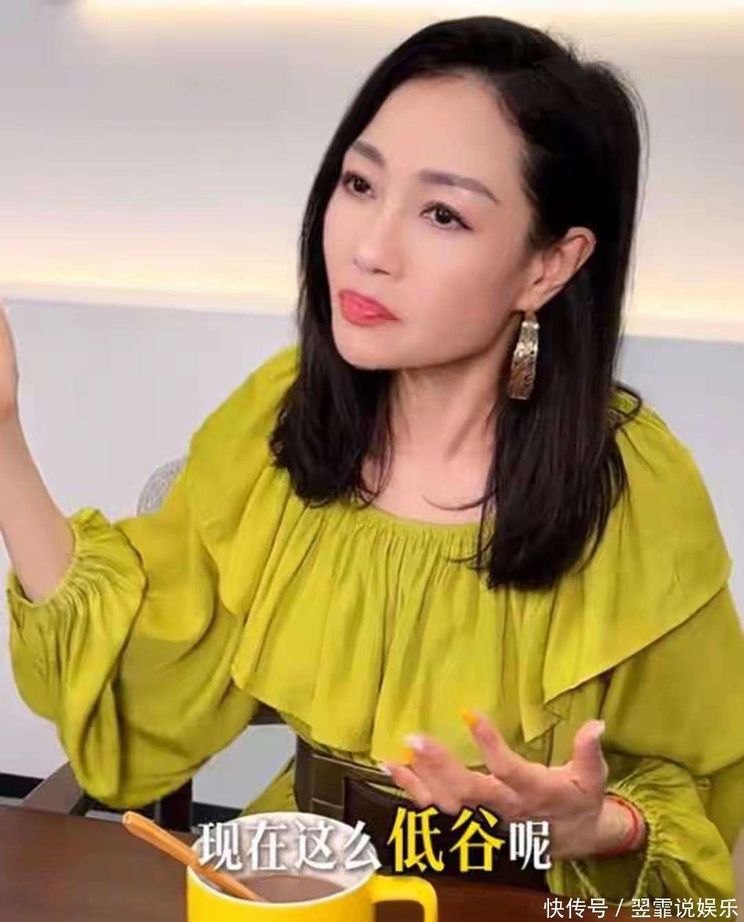 原創(chuàng)最美亞姐楊玉梅曬近況，沒(méi)戲拍香港租房，都60了稱(chēng)不敢結(jié)婚生孩子