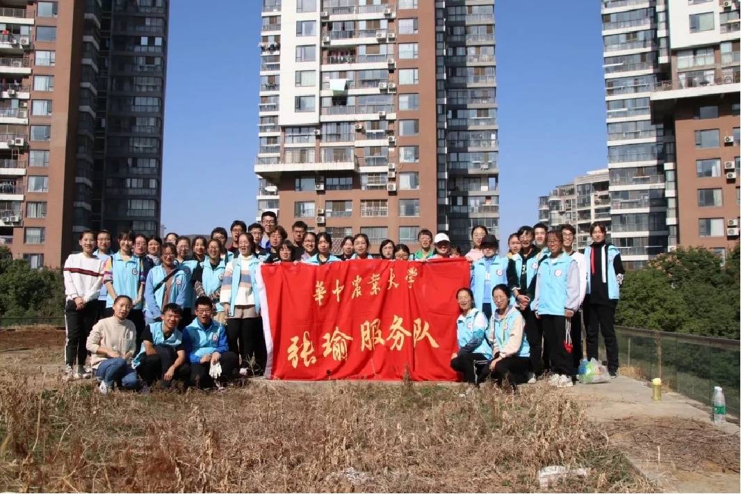 “替英雄同學(xué)盡孝”，大學(xué)生們堅持了15年