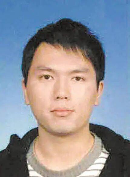 “替英雄同學(xué)盡孝”，大學(xué)生們堅持了15年