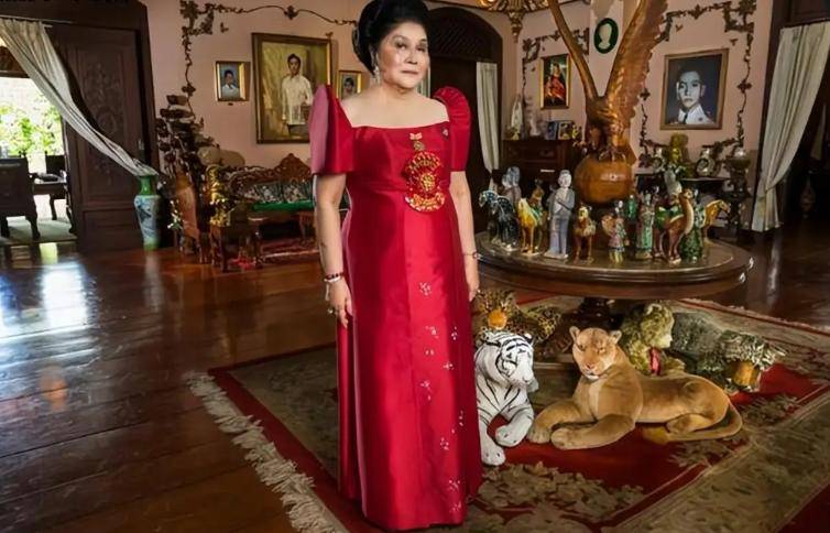 原創(chuàng)全球最貪總統(tǒng)！家中數(shù)噸黃金29架私人飛機(jī)4500畝房產(chǎn)，拖垮國(guó)家經(jīng)濟(jì)