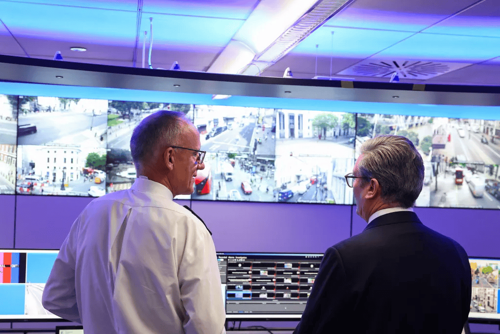 英國留學(xué)生簽和工簽一年大降10萬！凈移民降至20年最低！英歐談判脫歐重啟協(xié)議...