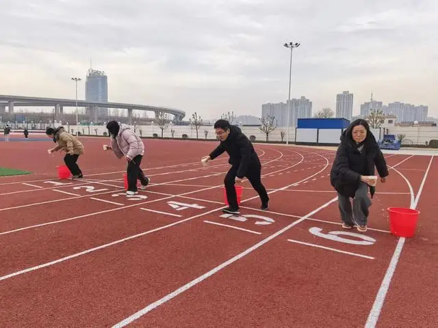 管城回族區(qū)實(shí)驗(yàn)中學(xué)：活力校園凝眾志 趣味賽事暖人心