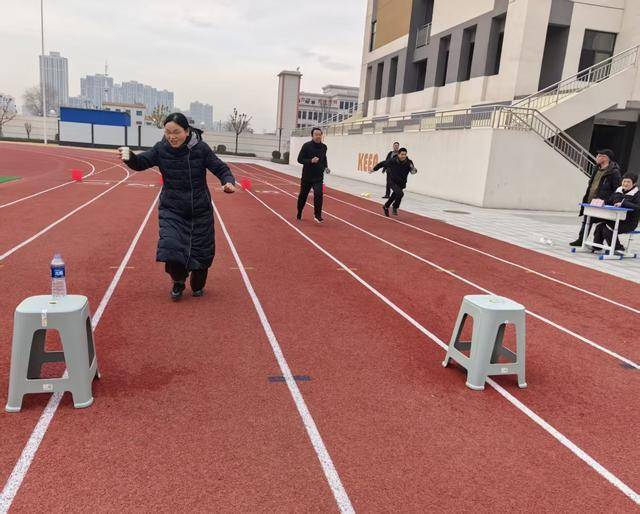 管城回族區(qū)實(shí)驗(yàn)中學(xué)：活力校園凝眾志 趣味賽事暖人心