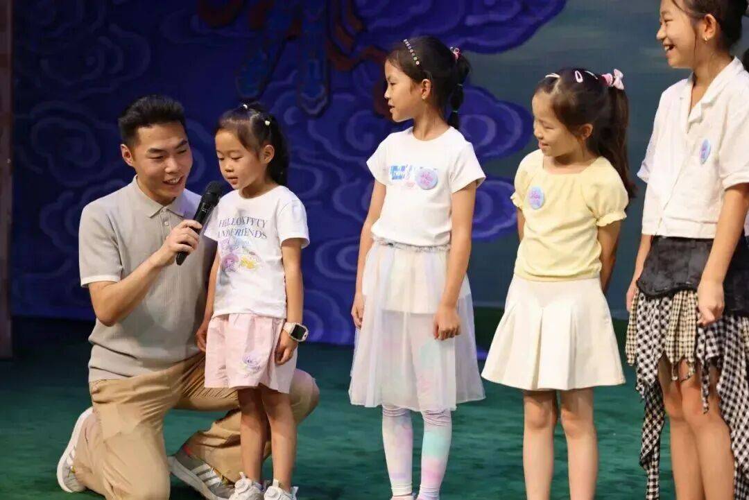 2025年?yáng)|城區(qū)戲劇普及交流項(xiàng)目“劇匯生活”回顧 | 80場(chǎng)活動(dòng)解鎖戲劇的N種打開(kāi)方式