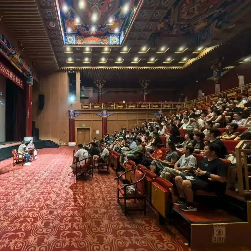 2025年?yáng)|城區(qū)戲劇普及交流項(xiàng)目“劇匯生活”回顧 | 80場(chǎng)活動(dòng)解鎖戲劇的N種打開(kāi)方式