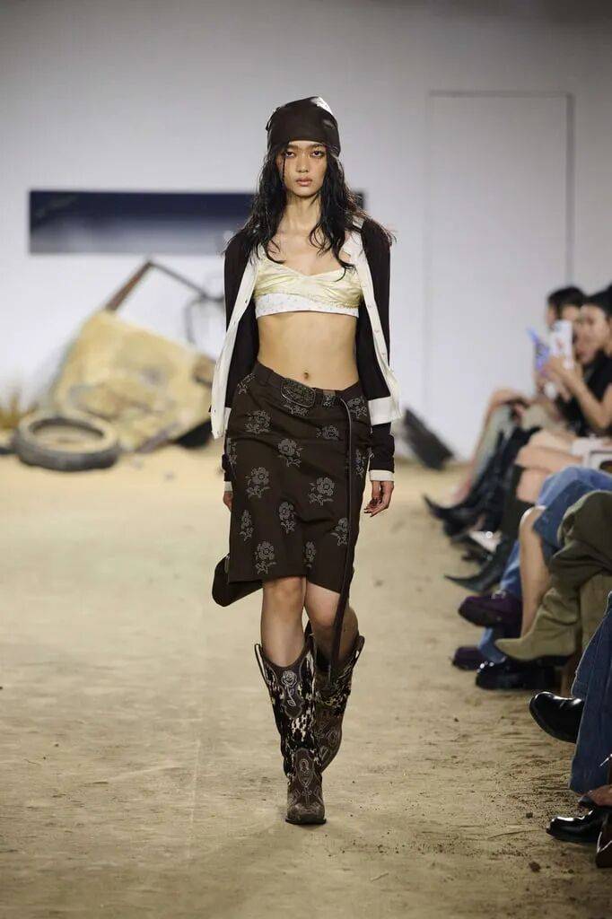 原創(chuàng)Markgong 2026春夏系列，強(qiáng)悍柔美，不羈的女性形象