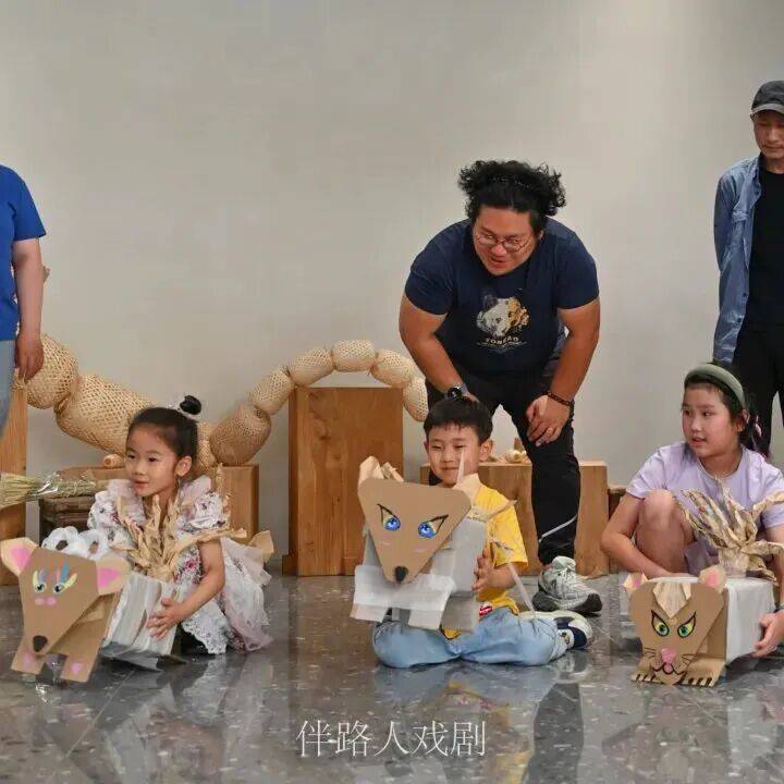 2025年?yáng)|城區(qū)戲劇普及交流項(xiàng)目“劇匯生活”回顧 | 80場(chǎng)活動(dòng)解鎖戲劇的N種打開(kāi)方式