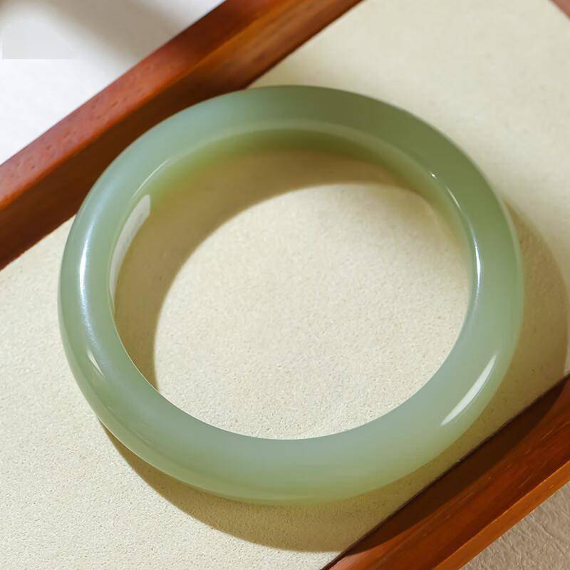 原創(chuàng)溫潤如玉：這款和田玉手鐲為何成為氣質(zhì)女性的心頭好？