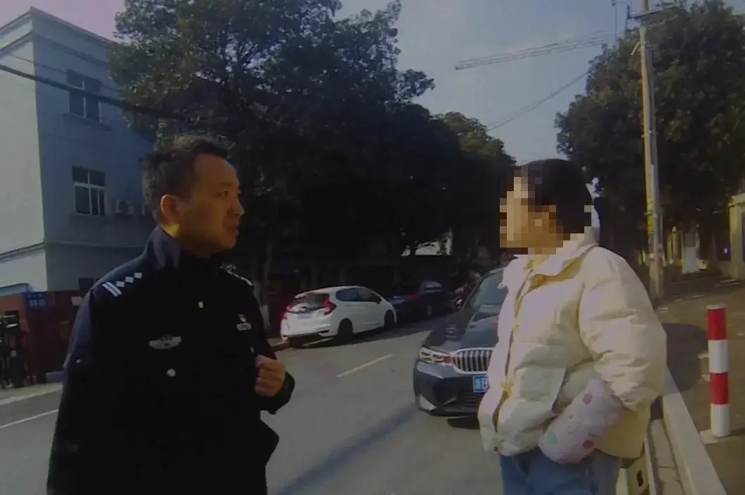 舊鞋里發(fā)現(xiàn)400克黃金？浙江一快遞小哥這波操作絕了！