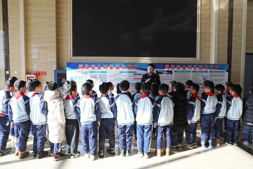 延吉：警營(yíng)開(kāi)放日 小學(xué)生沉浸式解鎖安全“超能力”