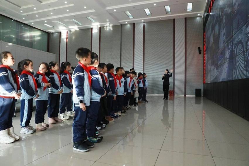延吉：警營(yíng)開(kāi)放日 小學(xué)生沉浸式解鎖安全“超能力”
