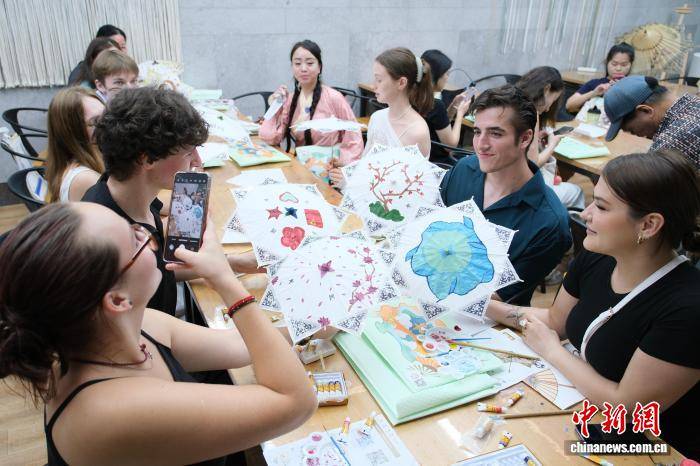 “最長春節(jié)假期”激發(fā)跨境旅游熱潮 AI規(guī)劃服務受青睞