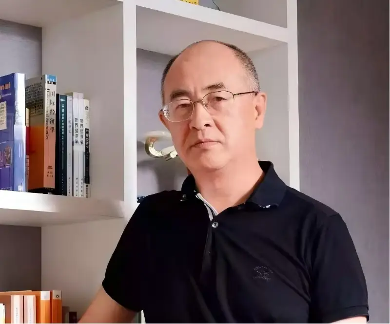 專訪趙燕菁：越要告別 “賣地依賴”，越要穩(wěn)住房產(chǎn)價(jià)格