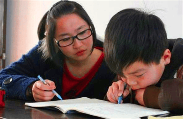 原創(chuàng)多所大學(xué)出臺(tái)嚴(yán)格考核制度政策：幾十位大學(xué)教師崗位降級(jí)