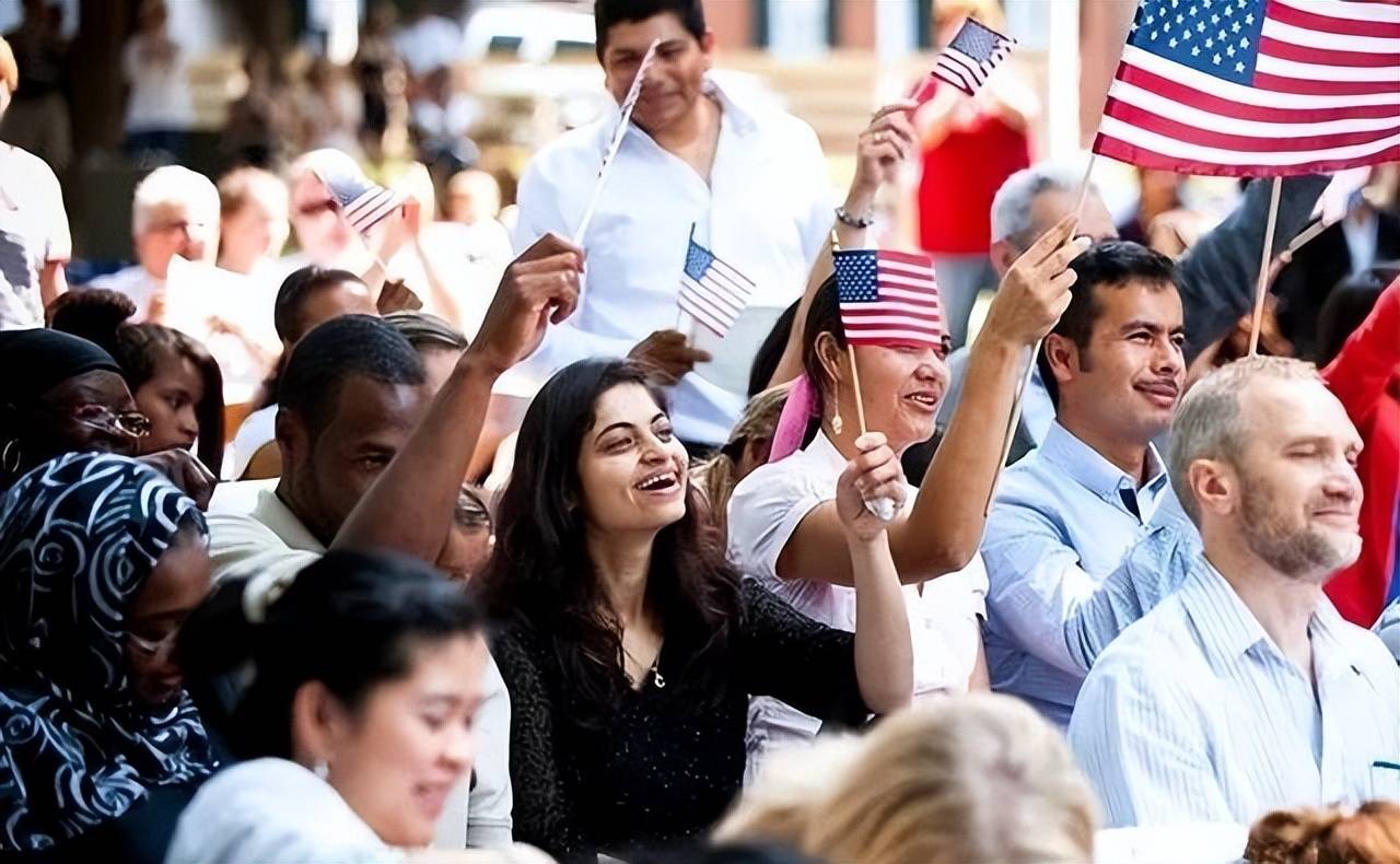 原創(chuàng)美國華裔二代坦言，看到中國發(fā)展這么好，父輩移民已經(jīng)破防了