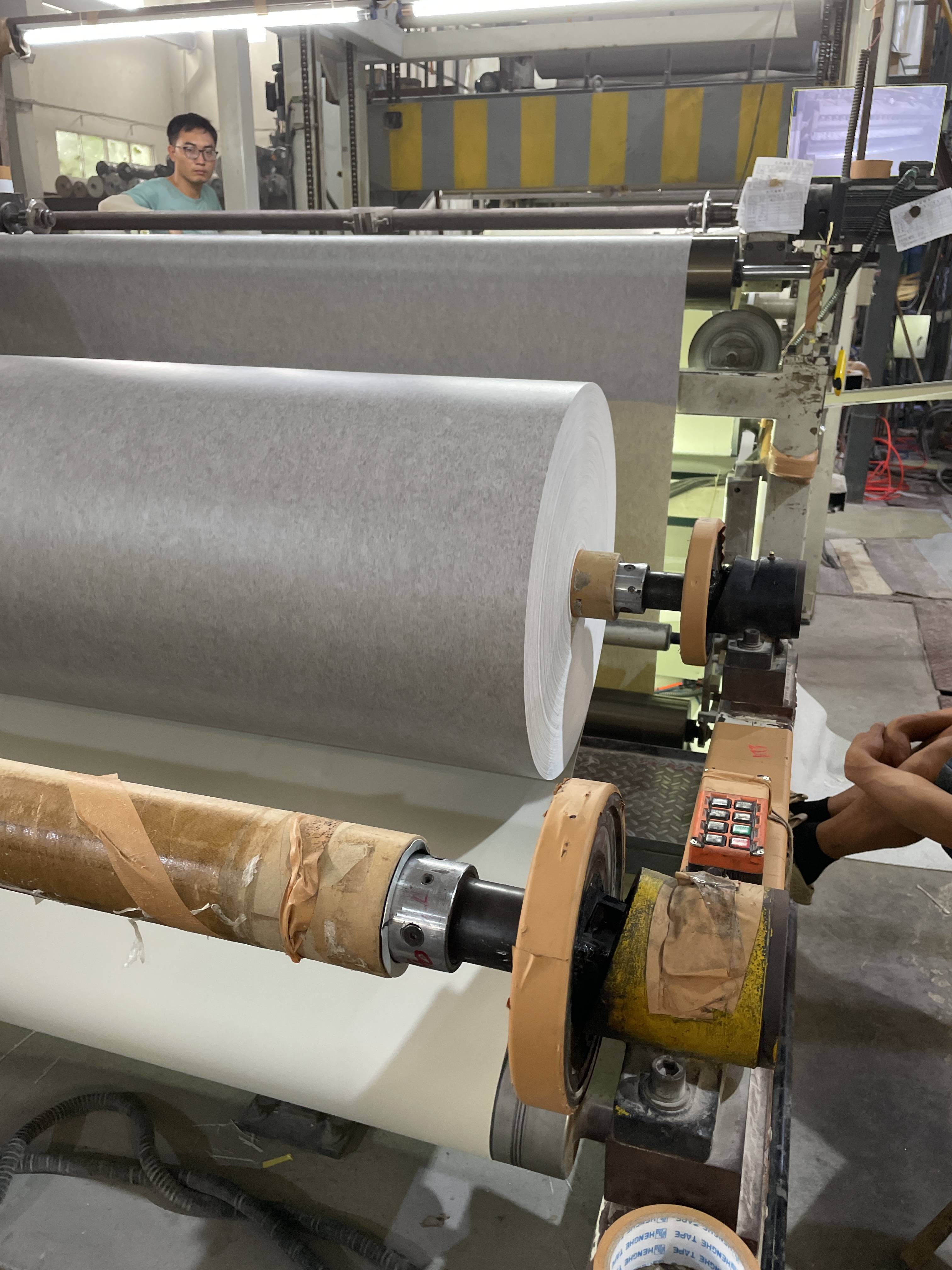 探尋LVT地板優(yōu)質(zhì)、經(jīng)濟(jì)實(shí)用與定制廠家，開啟理想地板之選