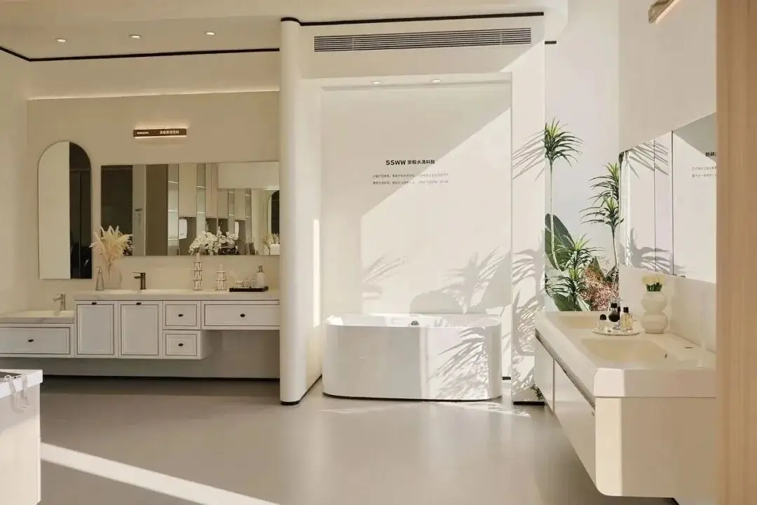 浪鯨衛(wèi)浴董事長霍成基走訪終端門店 推動門店高質(zhì)量發(fā)展