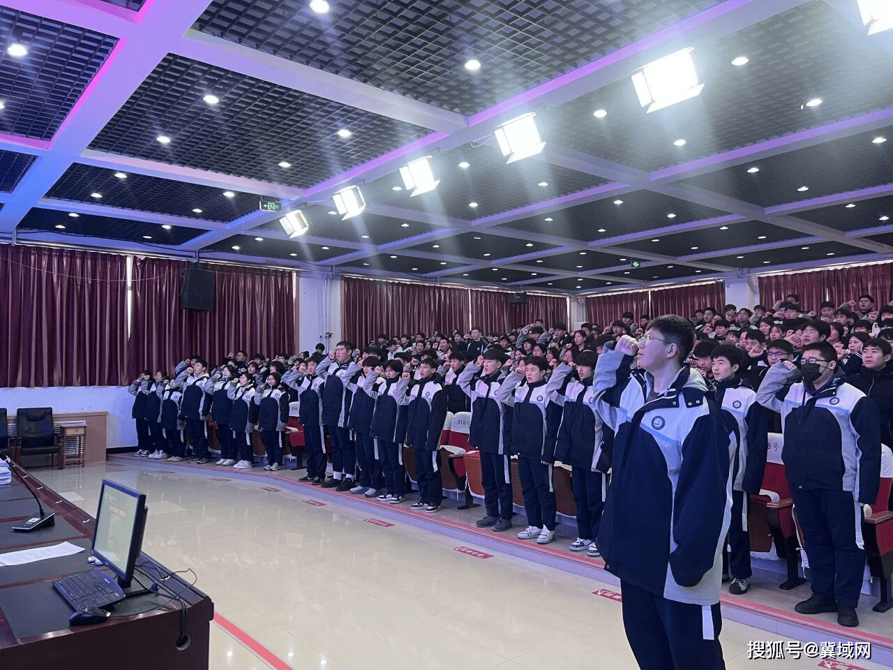 涿鹿中學(xué)舉辦寒假前法治安全教育講座 共筑文明校園防線