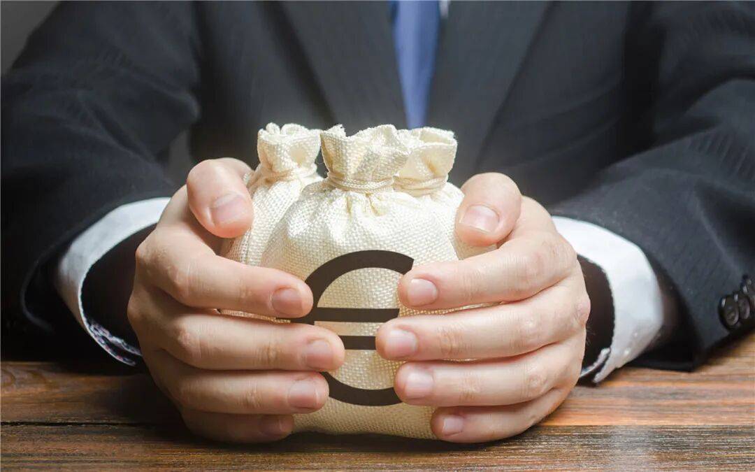 寧夏4名中學(xué)校長(zhǎng)落馬：教輔和食堂是貪腐重災(zāi)區(qū)，最高斂財(cái)105.5萬元