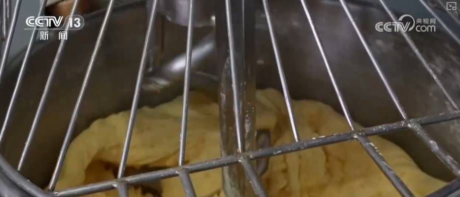 消費(fèi)市場(chǎng)開(kāi)啟“年味模式” 傳統(tǒng)美食改良煥新老味道開(kāi)辟新商機(jī)