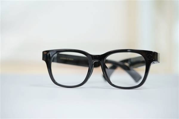 AI眼鏡邊走邊付 不用掏手機(jī)！小米眼鏡聯(lián)合螞蟻GPASS上線(xiàn)停車(chē)?yán)U費(fèi)功能