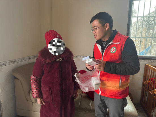 江西信豐：寒冬里的“特需”快遞