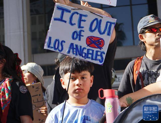 鏡頭直擊 | 抗議暴力移民執(zhí)法 全美至少300城參加