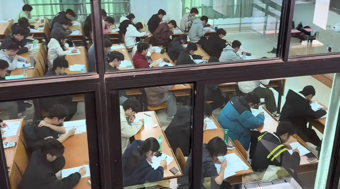 原創(chuàng)大學得罪老師有多慘！南方某醫(yī)科大學，專業(yè)106人有70人高數(shù)掛科