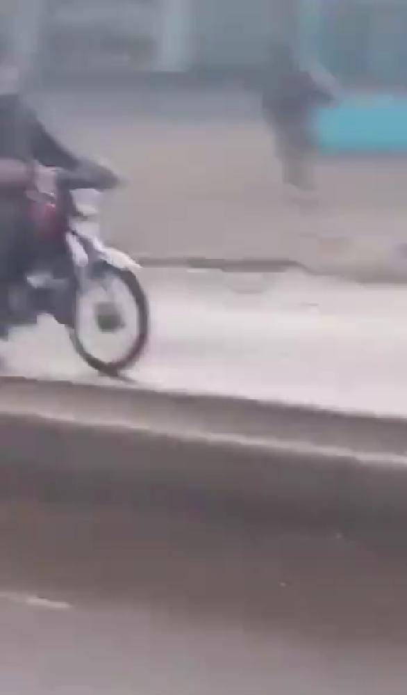 血拼一夜！千名叛軍死亡沖鋒，巴鐵翼龍大開殺戒：美械武器全被炸