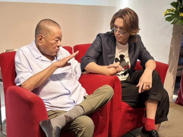 原創(chuàng)77歲影視圈大亨吳敦去世！干女兒賈靜雯悼念，捧紅釋小龍郝劭文