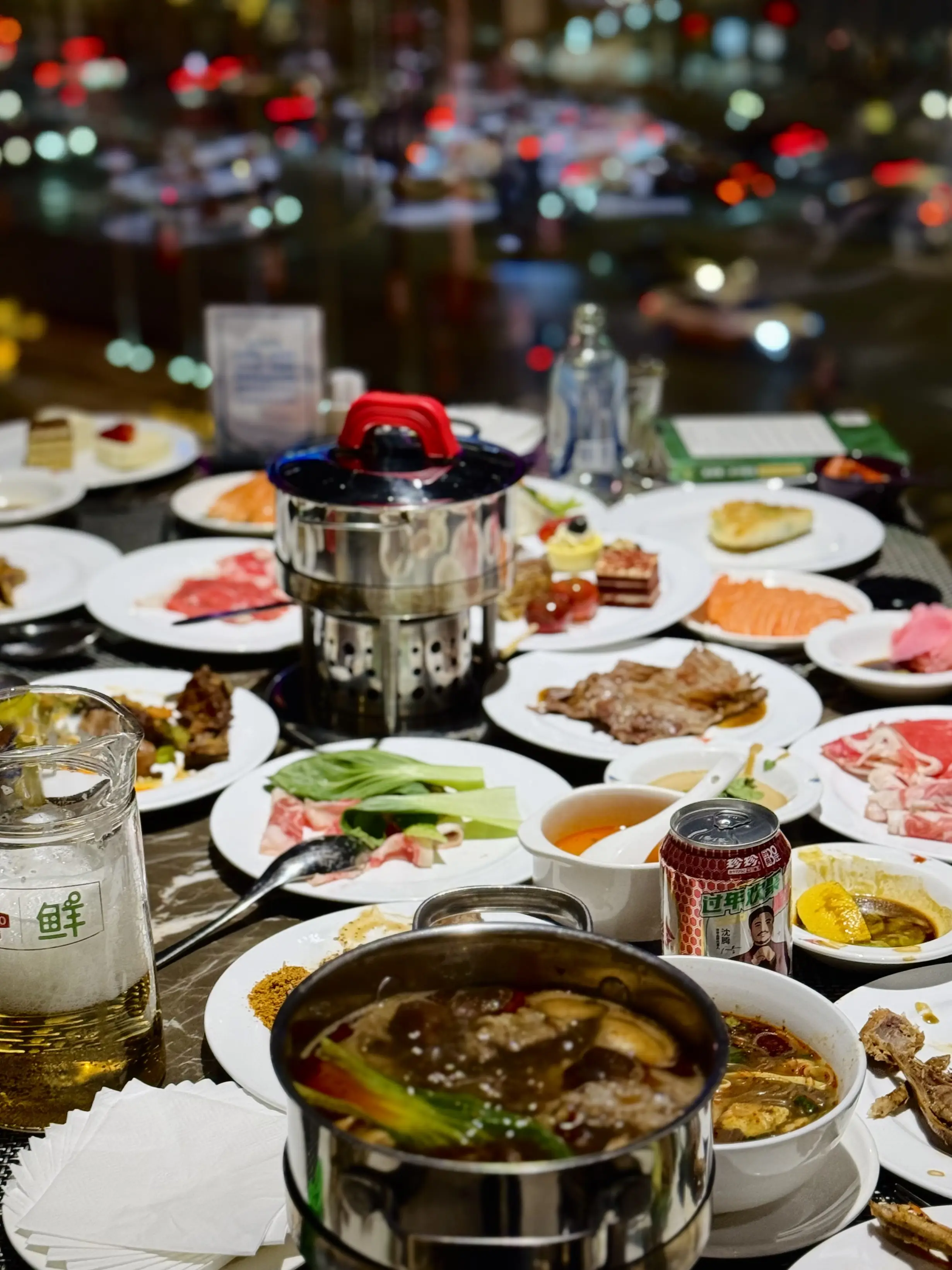 來(lái)沈陽(yáng)必吃小火鍋，世茂希爾頓美食自助大盤(pán)點(diǎn)