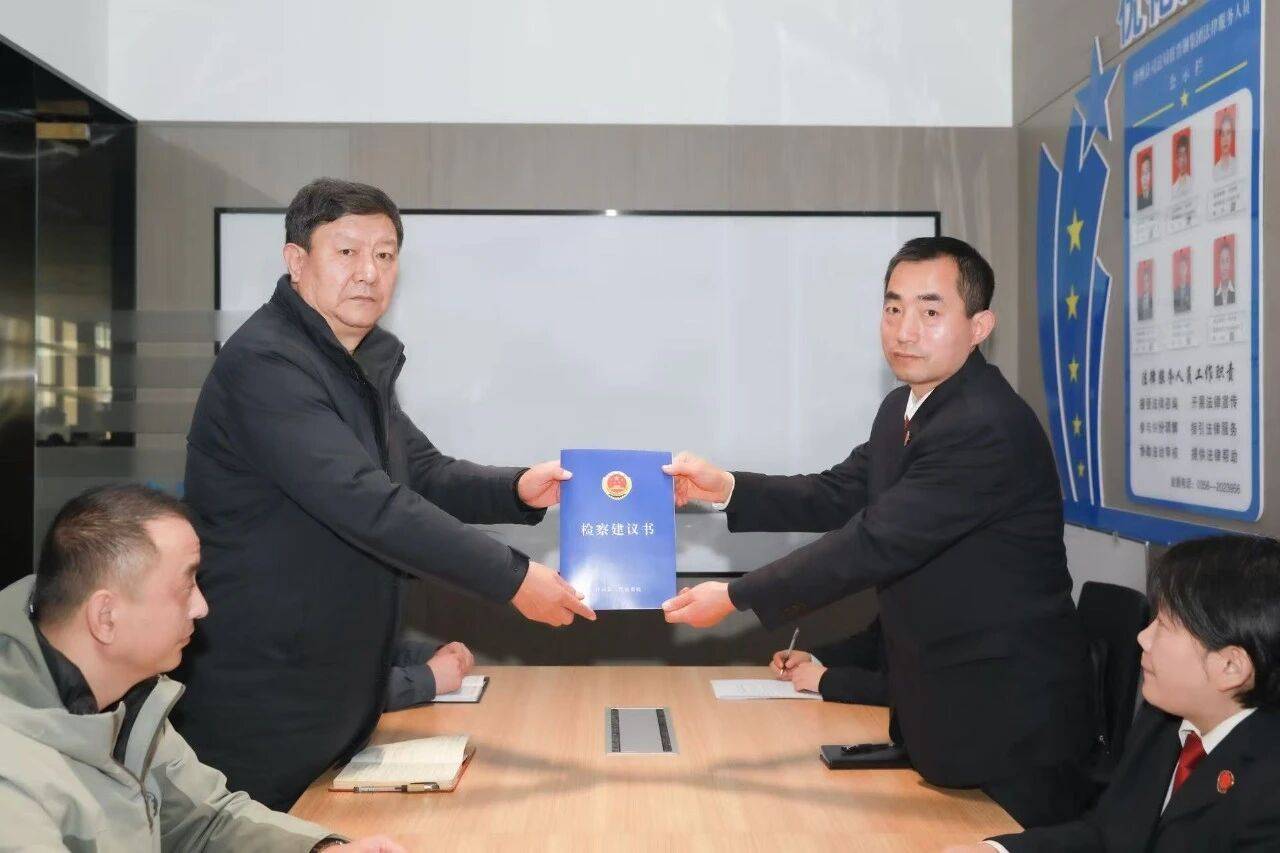 “靠企吃企”，15名員工“螞蟻搬家”盜竊131次……｜今晚九點半