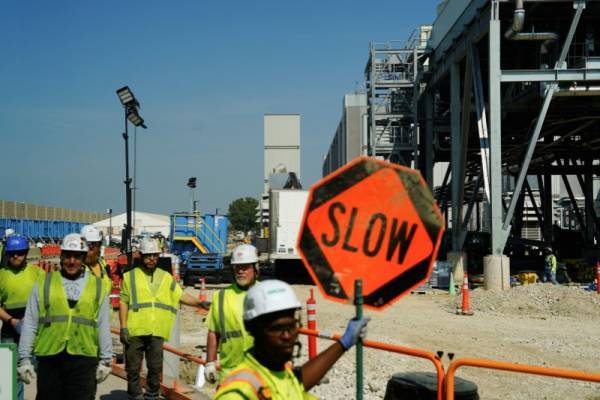 狂砸7000億美元，美國科技巨頭加碼投資AI引擔(dān)憂：資源都被搶了