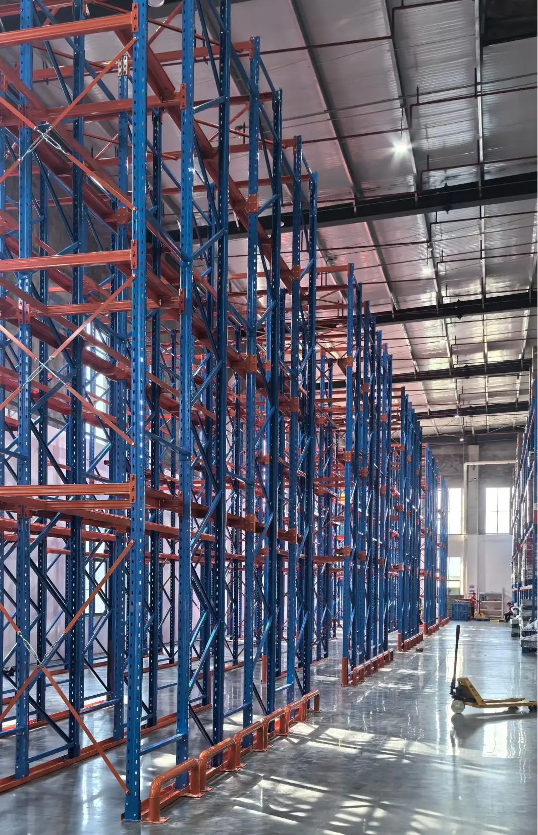 2025年市場上技術(shù)好的倉儲貨架源頭廠家選哪家，輕型倉儲倉庫貨架/高層貨架/重力式倉庫貨架，倉儲貨架產(chǎn)品怎么選擇