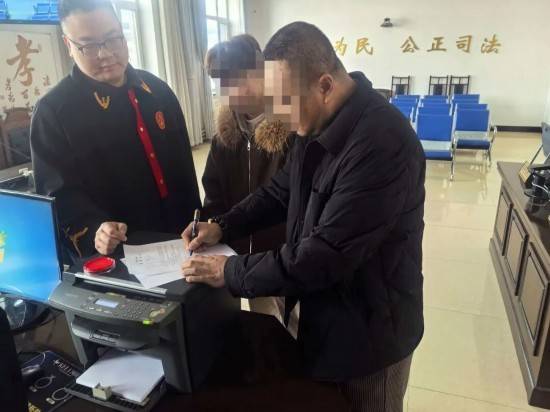 溫情調(diào)解不當(dāng)?shù)美m紛 創(chuàng)業(yè)大學(xué)生順利追回多付款項(xiàng)