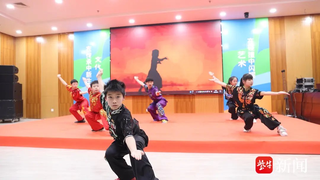 沉浸式藝術(shù)盛宴綻放青春風(fēng)采！鎮(zhèn)江市南徐中學(xué)舉辦師生藝術(shù)展演