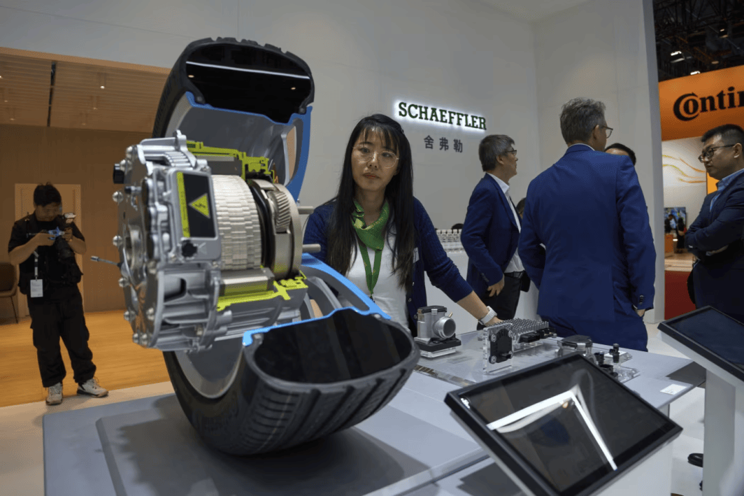 汽車業(yè)失血，軍火單續(xù)命