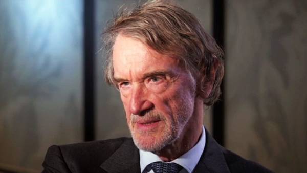 “英國(guó)已被移民殖民了”，曼聯(lián)老板激怒斯塔默