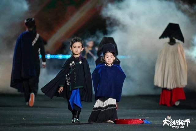 讓戲劇“生長”在山水之間！第七屆大涼山戲劇節(jié)閉幕