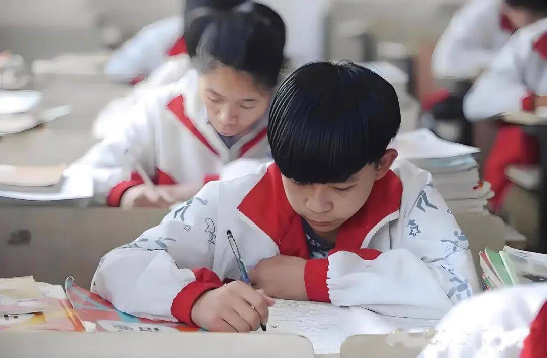 讓教育回歸本質：喚醒生命，賦能成長|何明程：十二年不擾，才是最好的“育兒藥”