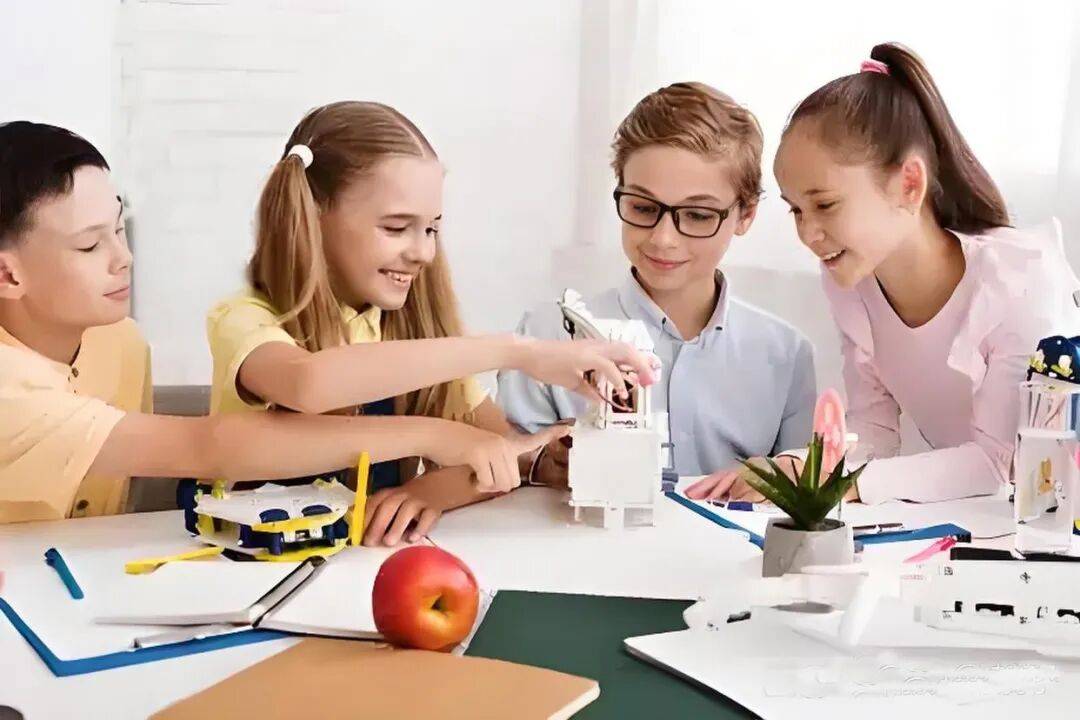 讓教育回歸本質：喚醒生命，賦能成長|何明程：十二年不擾，才是最好的“育兒藥”