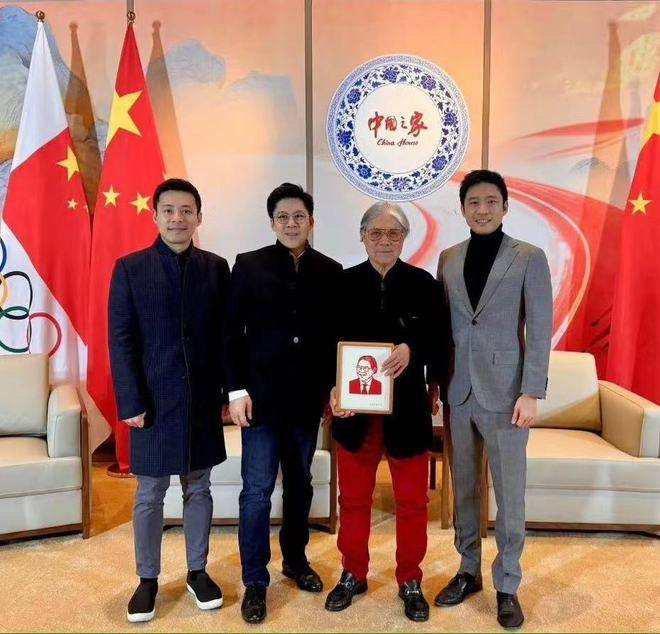 原創(chuàng)霍啟山娜然意大利旅游被偶遇，霍家親屬同行引關(guān)注