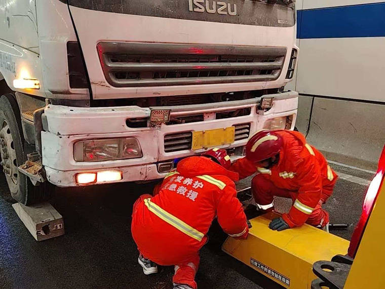 錯(cuò)峰清掃、快速響應(yīng) 北京高速養(yǎng)護(hù)方貼心守護(hù)群眾出行路