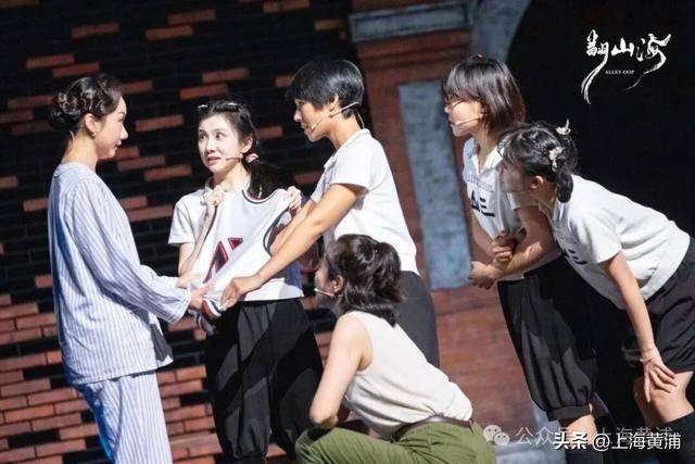 女性自強書寫時代篇章，話劇《翻山?！氛宫F(xiàn)青春力量丨文化廣角鏡