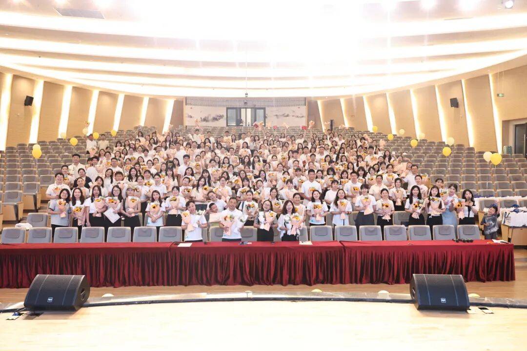 五險(xiǎn)一金！重慶大學(xué)城沙坪壩小學(xué)正在招聘！